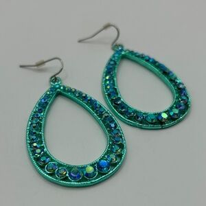 Free w/ purchase ⎮ Fashion jewelry